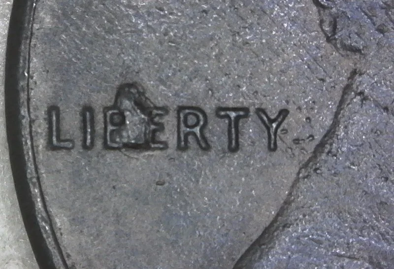 1983--P-Lincoln-Memorial-Cent-With-Huge-BIE-Die-Chip